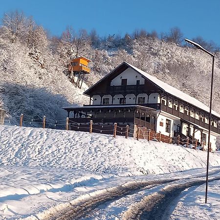 Apartamento Mosia Dar In Rai Berbesti Exterior foto