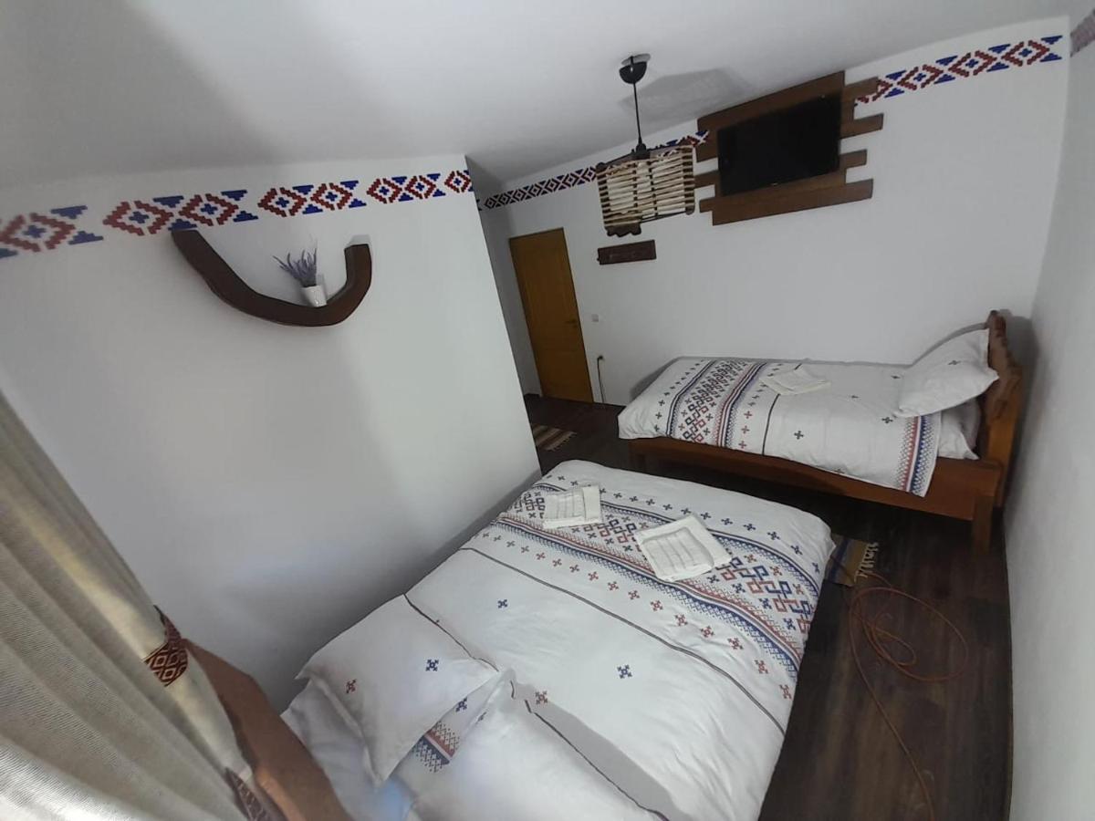 Apartamento Mosia Dar In Rai Berbesti Exterior foto